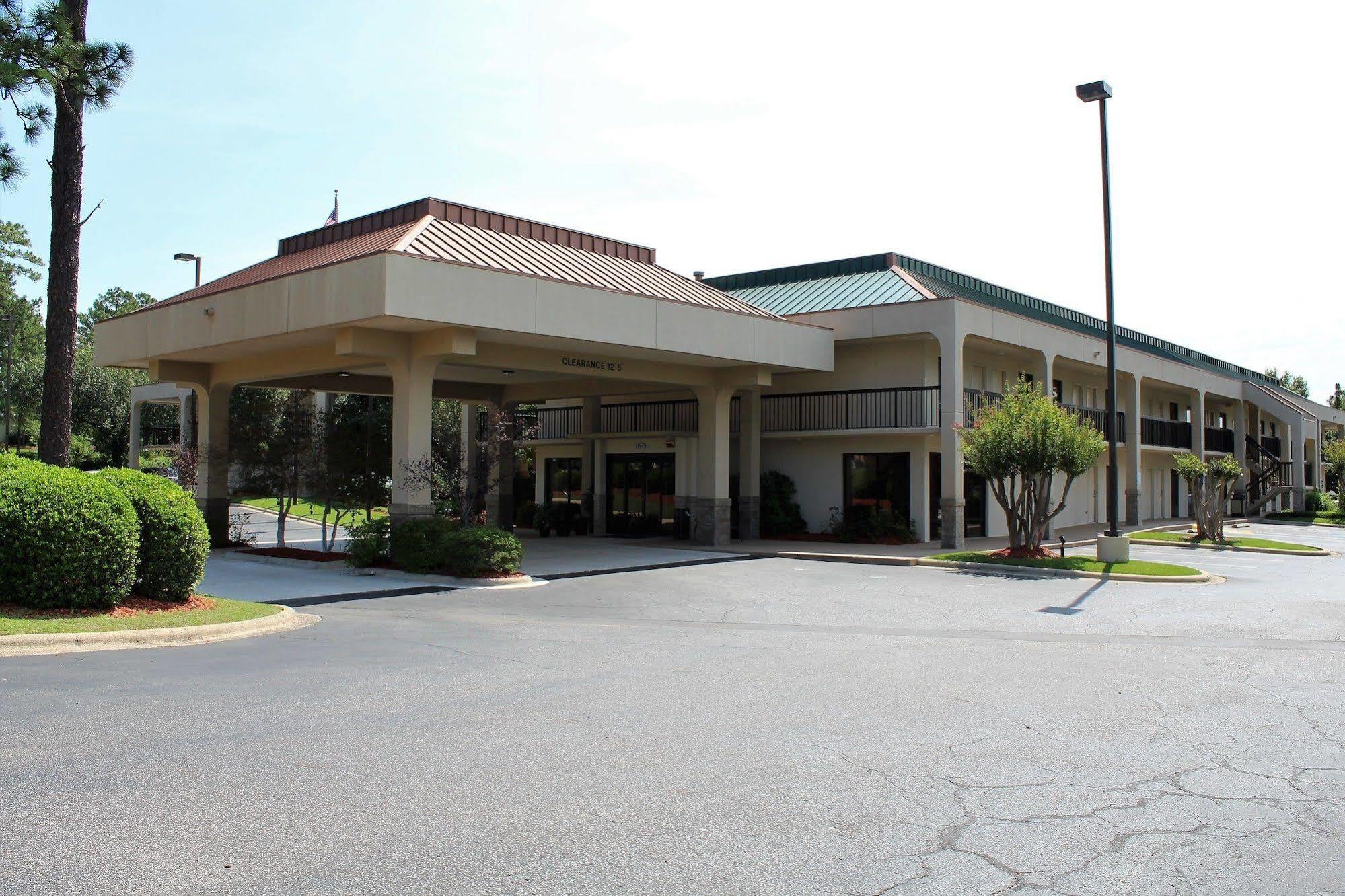 Surestay Plus Hotel By Best Western Southern Pines Pinehurst Buitenkant foto