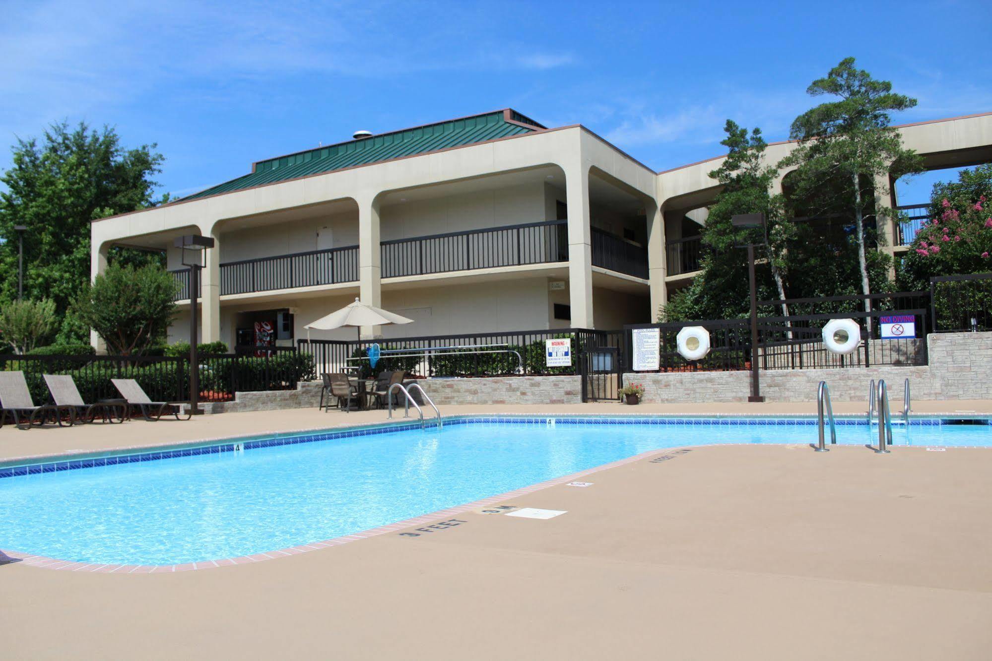 Surestay Plus Hotel By Best Western Southern Pines Pinehurst Buitenkant foto