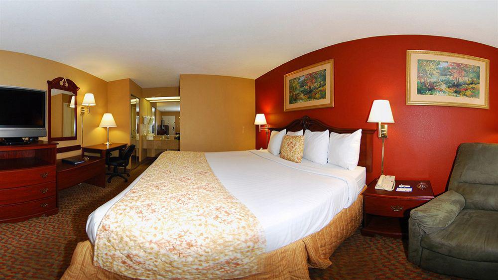 Surestay Plus Hotel By Best Western Southern Pines Pinehurst Buitenkant foto